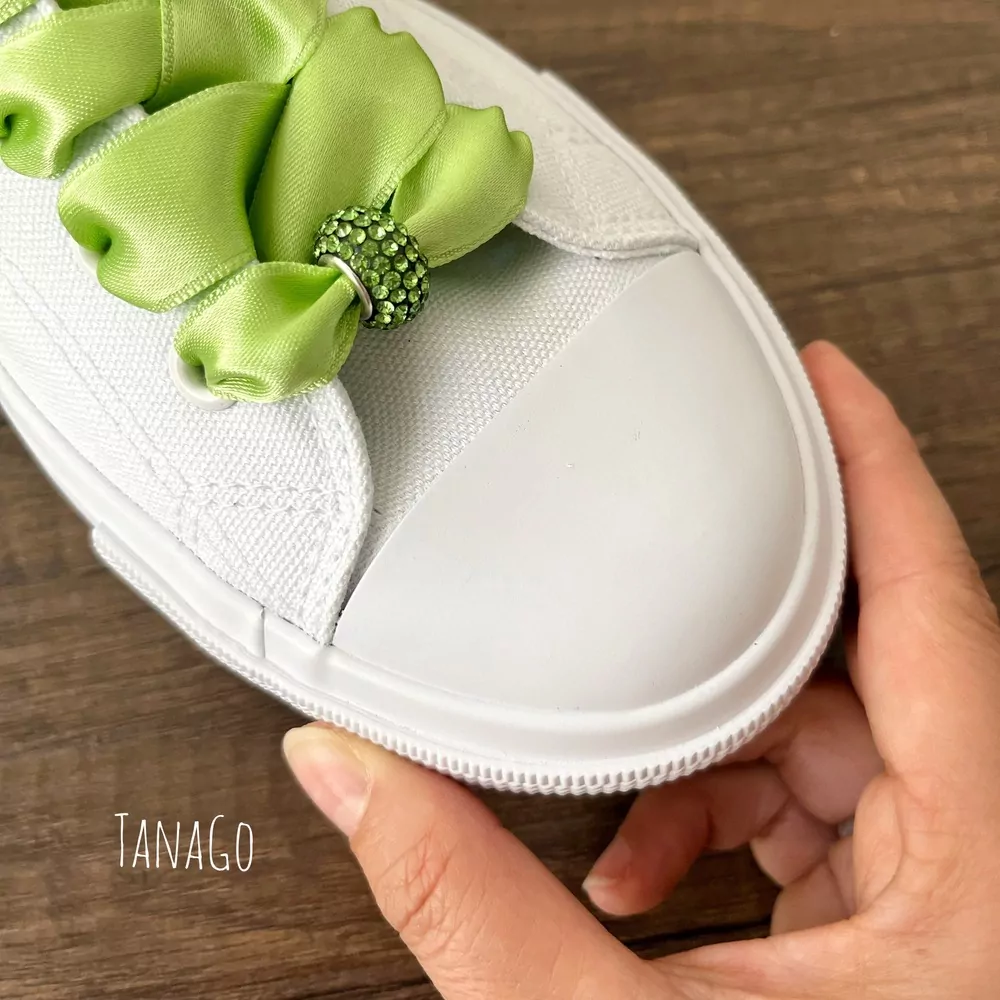 Zelené tkaničky do nízkých converse s třpytivým průvlekem